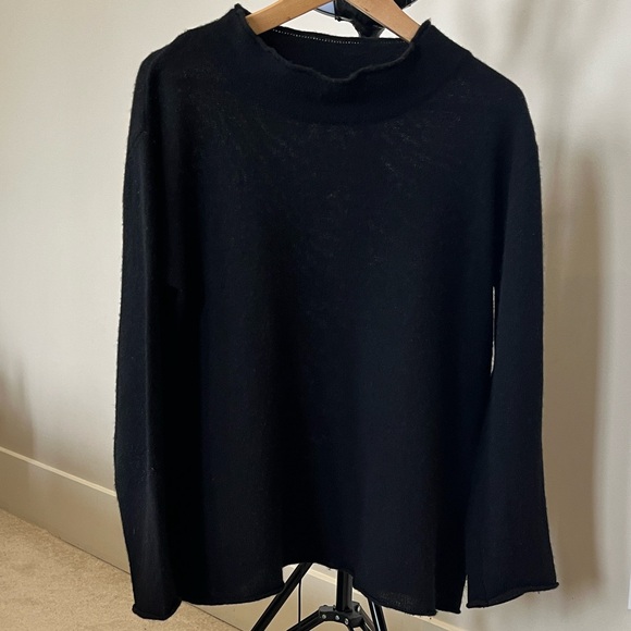 Aspesi Women’s Black Cashmere Turtleneck Sweater - Picture 3 of 12